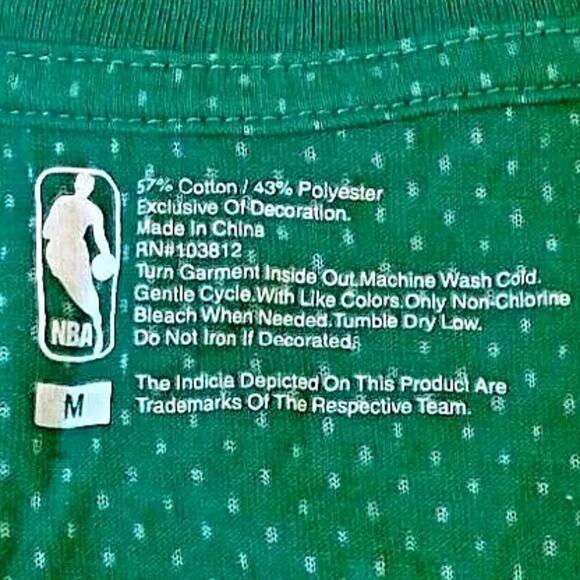 Women's NBA Boston Celtics T-Shirt Green Medium Jersey-Holes Pattern V-Neck NBA - Picture 3 of 4